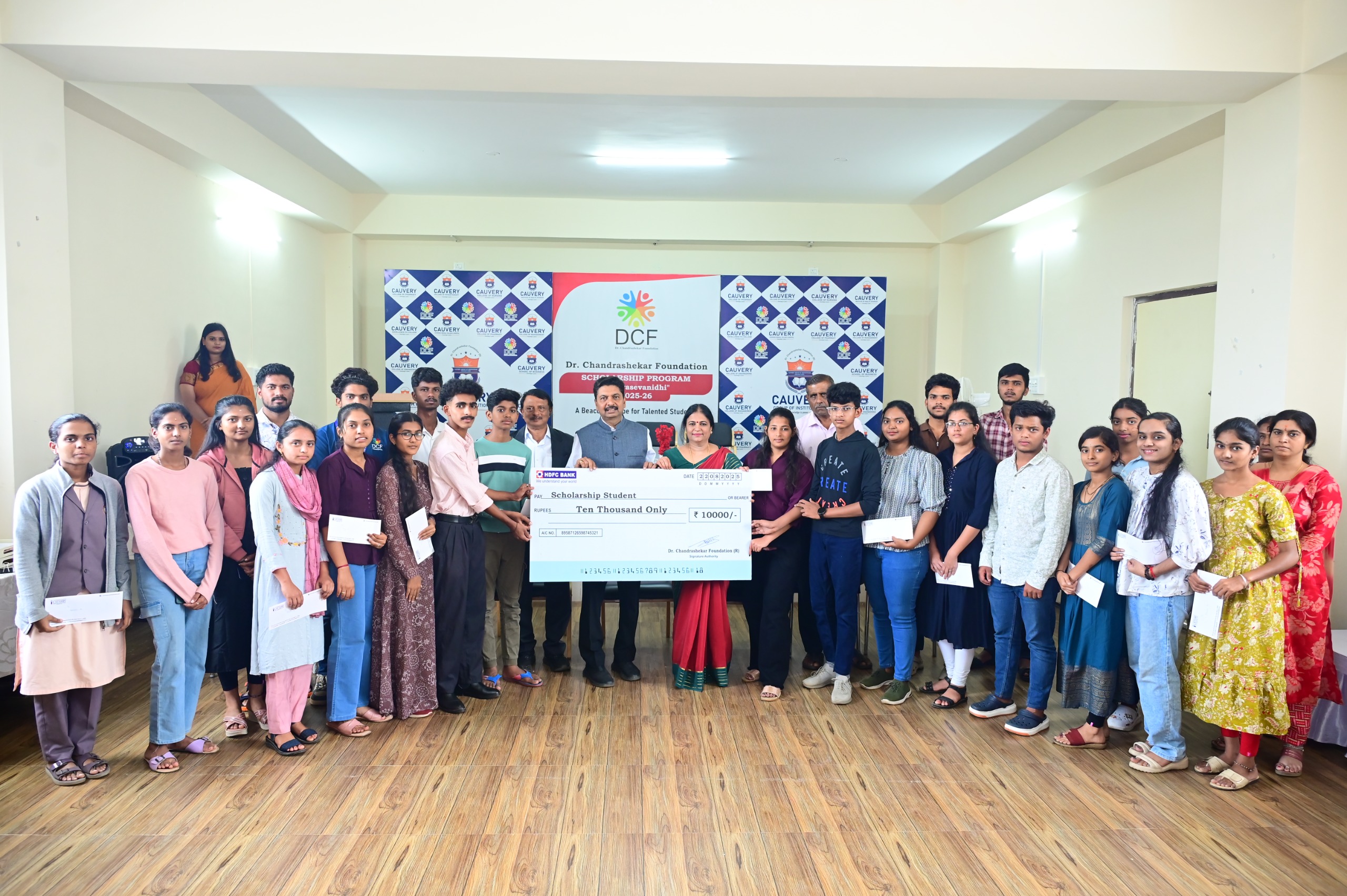 WhatsApp Image 2025-08-23 at 17.09.37